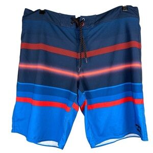 Billabong Swimwear Plaxtinum X Spinner x Mens 38 Blue Striped Board Short